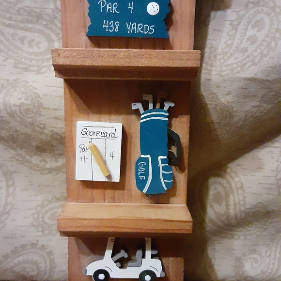 Golf Enthusiasts Decorative Solid Wood Wall Display. - Picture 5 of 7